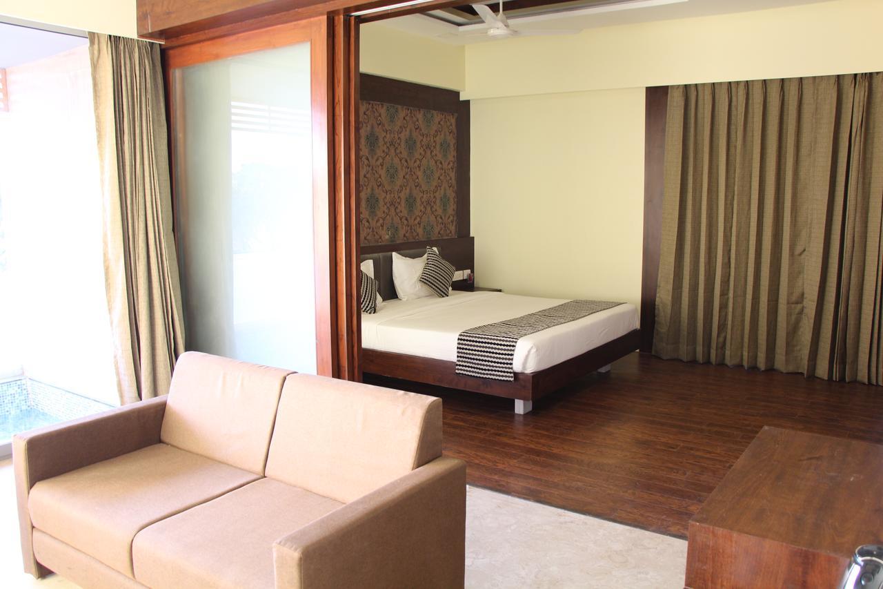 Krishna Beach Resorts - Diu Bagian luar foto