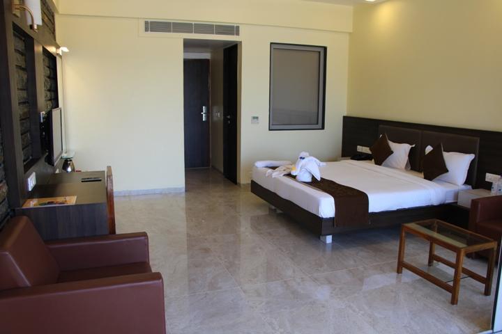 Krishna Beach Resorts - Diu Bagian luar foto