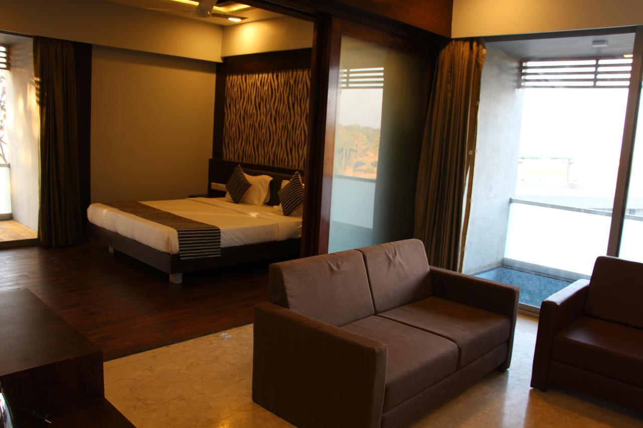 Krishna Beach Resorts - Diu Bagian luar foto